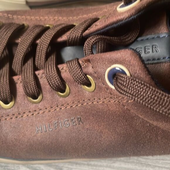 Tommy Hilfiger vegan leather sneaker - Picture 2 of 7